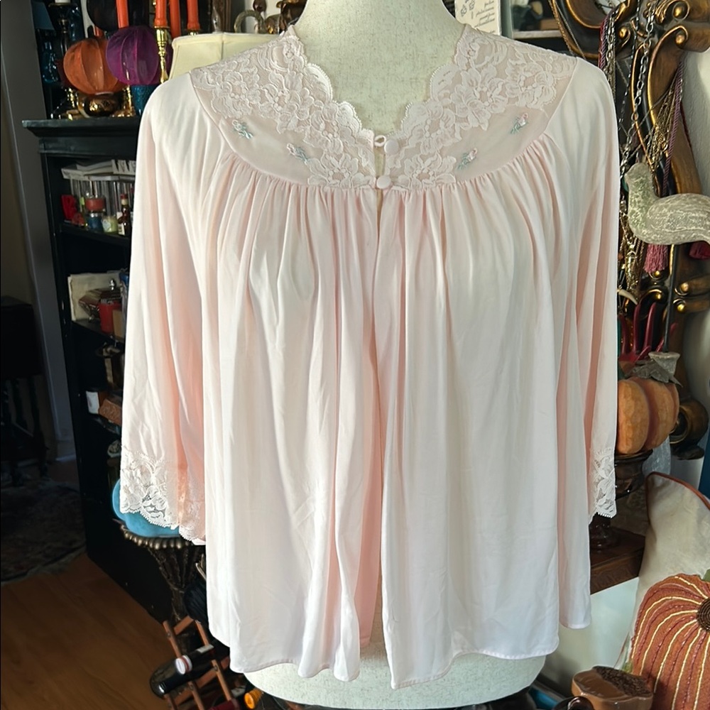 Vintage Baby Pink Bed Jacket w Pink Lace - Picture 2 of 9